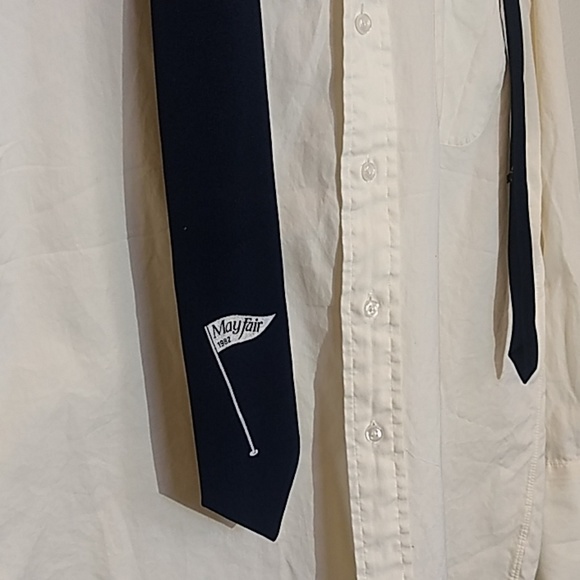 Classic Mayfair Tie Vintage 1982 - Picture 1 of 3